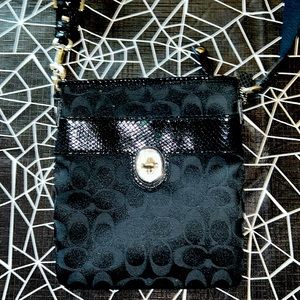 Coach Hampton Signature Swingpack Crossbody Shoulder Bag Black M0767-40688